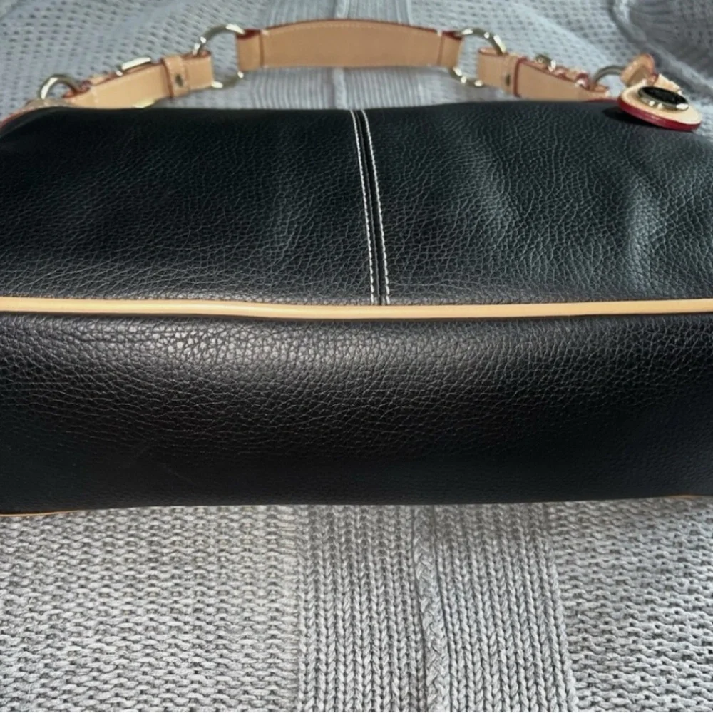 Dooney & Bourke Black and Tan Shoulder Bag - Picture 3 of 8